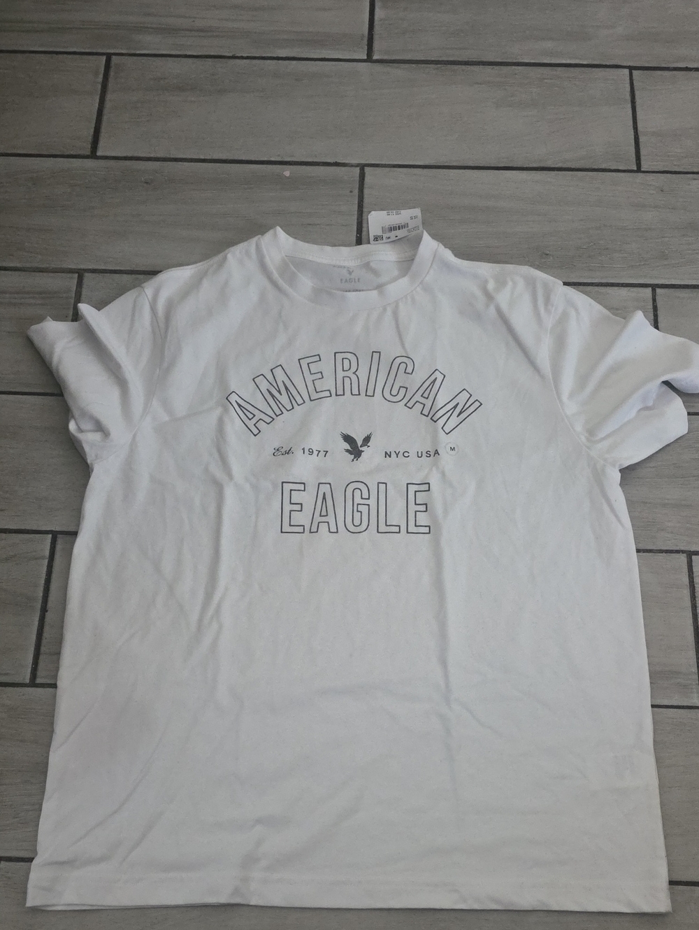 American Eagle Outfitters White Short-Sleeve Graphic Tee